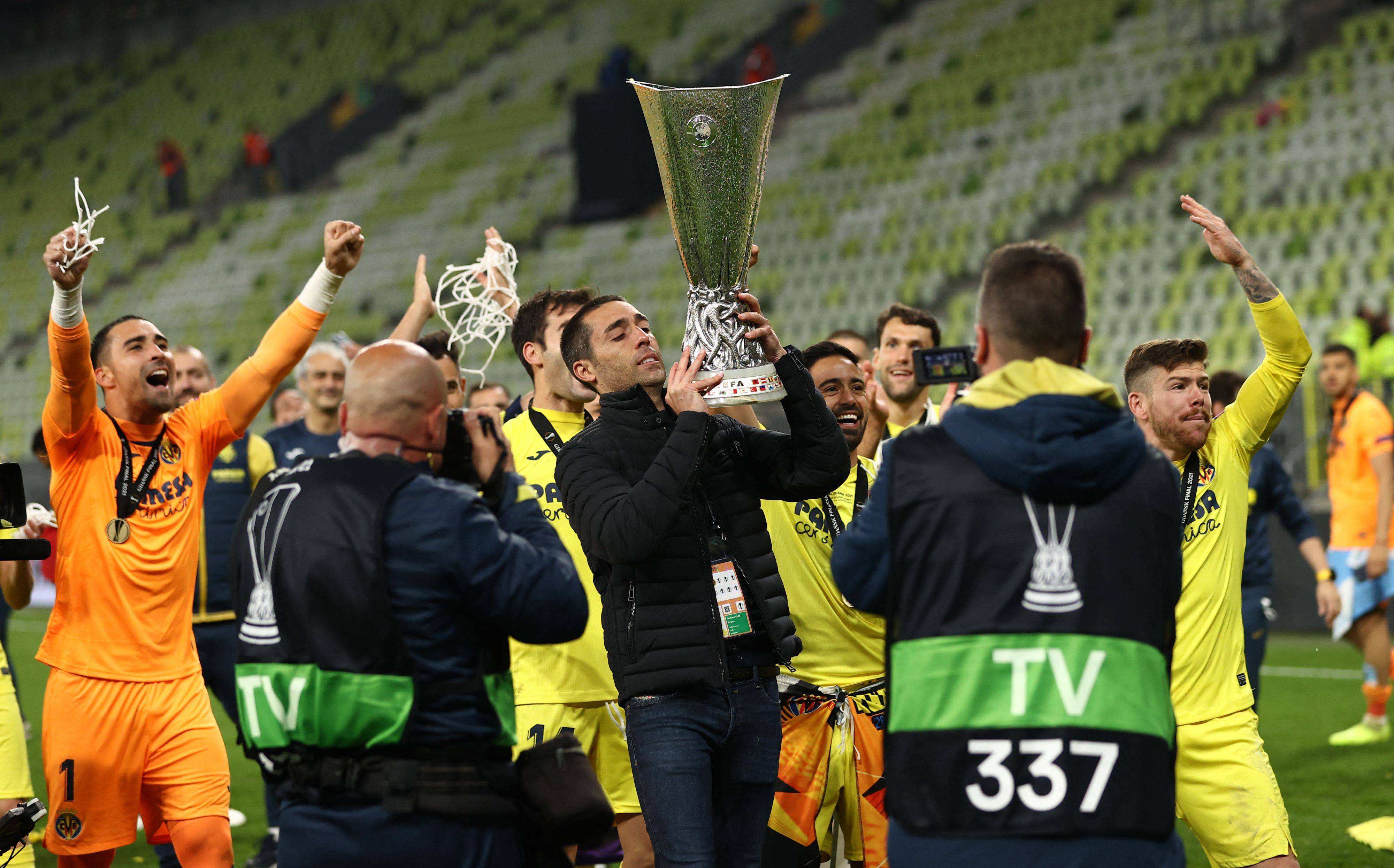 九游体育APP清晨皇家马德里调整名单以备荷甲；造点机会环节打磨；话题不断；高层口径保持一致的简单介绍