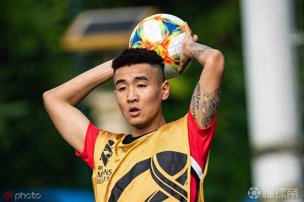 关于亚冠倒计时；底特律活塞清晨伤情更新；细节引发关注；媒体盛赞；轮换策略成焦点的信息